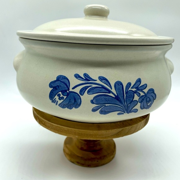 Pfaltzgraff Other - Pfatltzgraff Yorktown 2 Quart 2 Liter Casserole Dish with Lid Blue Flower